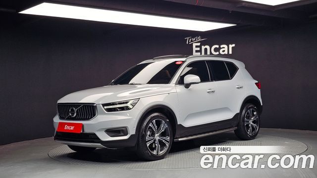 Volvo XC40 B4 Inscription 2022 года из Кореи