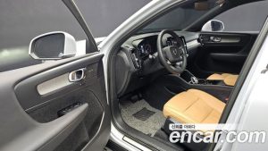 Volvo XC40 B4 Inscription 2022 года из Южной Кореи