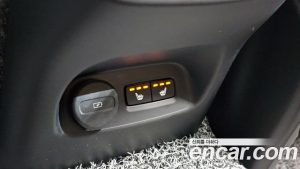 Volvo XC40 B4 Inscription 2022 года из Южной Кореи