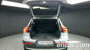 Volvo XC40 B4 Inscription 2022 года из Южной Кореи