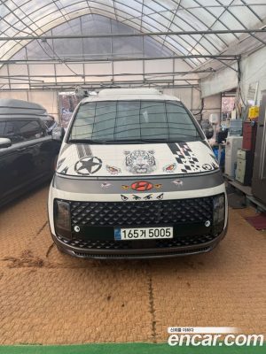 Hyundai Staria 4WD Lounge 9-Seater 2025 года из Южной Кореи