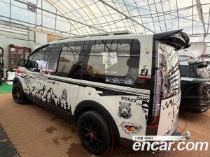Hyundai Staria 4WD Lounge 9-Seater 2025 года из Южной Кореи