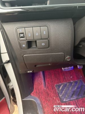 Hyundai Staria 4WD Lounge 9-Seater 2025 года из Южной Кореи