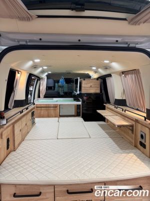 Hyundai Staria 4WD Lounge 9-Seater 2025 года из Южной Кореи