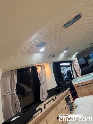 Hyundai Staria 4WD Lounge 9-Seater 2025 года из Южной Кореи