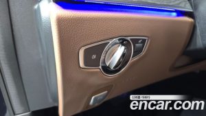 Mercedes-Benz E-Class E350 4MATIC Exclusive 2023 года из Южной Кореи