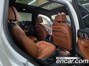 BMW X7 xDrive 40i M Sport 6 2025 года из Южной Кореи