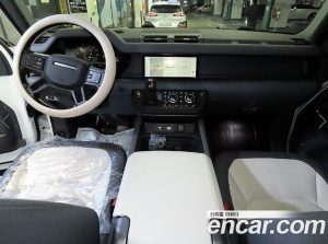 Land Rover Defender 110 P300 X- SE 2024 года из Южной Кореи