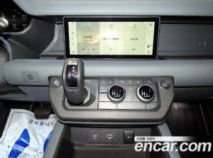 Land Rover Defender 110 P300 X- SE 2024 года из Южной Кореи