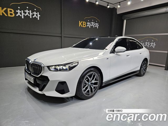 BMW 5-Series 520i M Sport 2024 года из Кореи