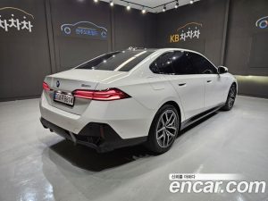 BMW 5-Series 520i M Sport 2024 года из Южной Кореи