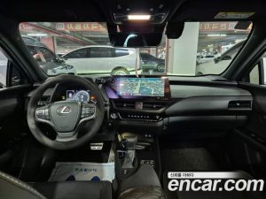 Lexus UX 2.0 2WD 2024 года из Южной Кореи