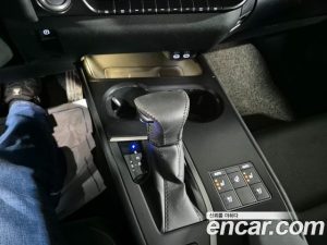 Lexus UX 2.0 2WD 2024 года из Южной Кореи