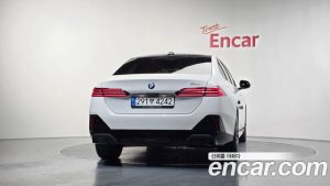 BMW 5-Series 520i M Sport 2024 года из Южной Кореи