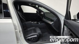 BMW 5-Series 520i M Sport 2024 года из Южной Кореи