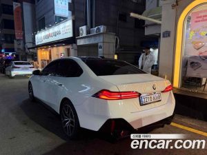 BMW 5-Series 520i M Sport 2024 года из Южной Кореи