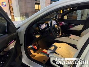 BMW 5-Series 520i M Sport 2024 года из Южной Кореи