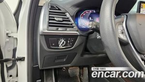 BMW X4 xDrive20i xLine 2023 года из Южной Кореи