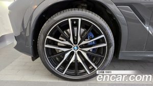 BMW X6 xDrive40d M Sport Online Exclusive 2023 года из Южной Кореи