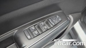Renault-KoreaSamsung QM6 2.0 LPe LE Signature 2WD 2023 года из Южной Кореи
