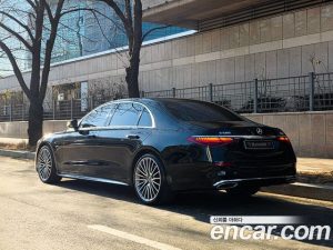 Mercedes-Benz S-Class S500L 4MATIC 2023 года из Южной Кореи