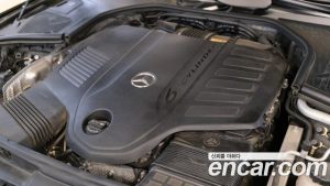 Mercedes-Benz S-Class S500L 4MATIC 2023 года из Южной Кореи