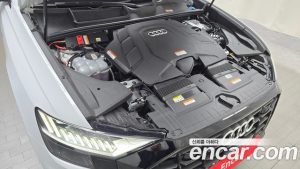 Audi Q8 55 TFSI 4WD Premium 2023 года из Южной Кореи