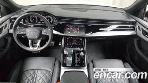 Audi Q8 55 TFSI 4WD Premium 2023 года из Южной Кореи
