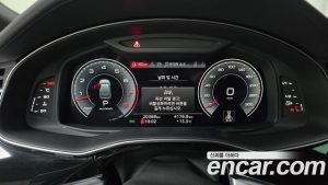 Audi Q8 55 TFSI 4WD Premium 2023 года из Южной Кореи