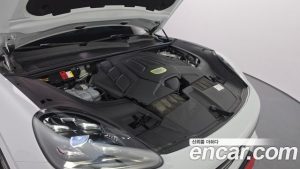 Porsche Cayenne 3.0 Coupe 2023 года из Южной Кореи
