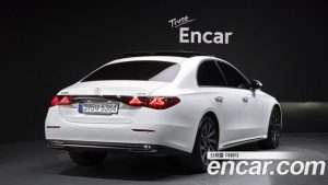 Mercedes-Benz E-Class E300 4MATIC Exclusive 2024 года из Южной Кореи