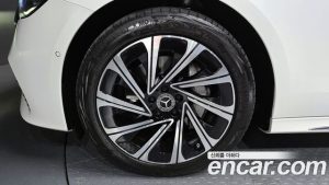 Mercedes-Benz E-Class E300 4MATIC Exclusive 2024 года из Южной Кореи