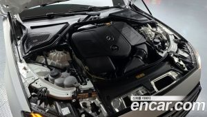 Mercedes-Benz E-Class E300 4MATIC Exclusive 2024 года из Южной Кореи