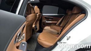 Mercedes-Benz E-Class E300 4MATIC Exclusive 2024 года из Южной Кореи
