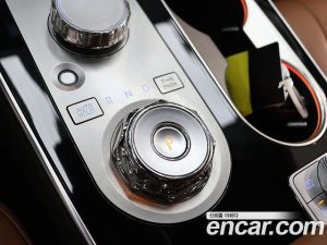 Genesis GV80 2.5T Бензин AWD 2024 года из Южной Кореи