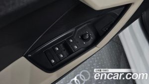 Audi A3 40 TFSI 2023 года из Южной Кореи