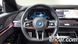 BMW i7 xDrive 60 M Sport 2024 года из Южной Кореи