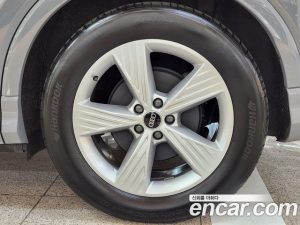 Audi Q4 e-tron 40 2023 года из Южной Кореи