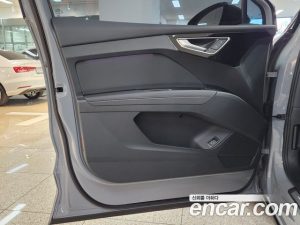 Audi Q4 e-tron 40 2023 года из Южной Кореи