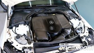 Mercedes-Benz C-Class C300 4MATIC Avantgarde 2024 года из Южной Кореи