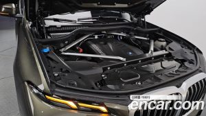 BMW X7 xDrive 40i M Sport 6 2025 года из Южной Кореи
