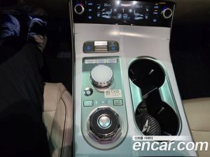 Genesis GV70 2.5T Бензин 2WD 2025 года из Южной Кореи