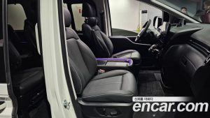 Hyundai Staria 4WD Lounge 9-Seater 2025 года из Южной Кореи