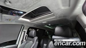 Hyundai Staria 4WD Lounge 9-Seater 2025 года из Южной Кореи