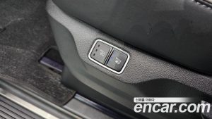 Hyundai Staria 4WD Lounge 9-Seater 2025 года из Южной Кореи