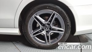 Mercedes-Benz E-Class E250 AMG Line 2023 года из Южной Кореи