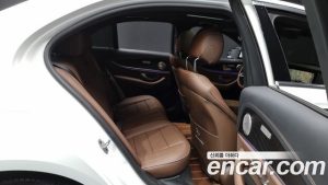 Mercedes-Benz E-Class E250 AMG Line 2023 года из Южной Кореи