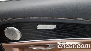 Mercedes-Benz E-Class E250 AMG Line 2023 года из Южной Кореи