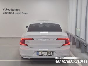 Volvo S90 B5 ULTIMATE Bright 2024 года из Южной Кореи