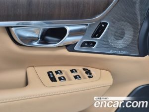Volvo S90 B5 ULTIMATE Bright 2024 года из Южной Кореи
